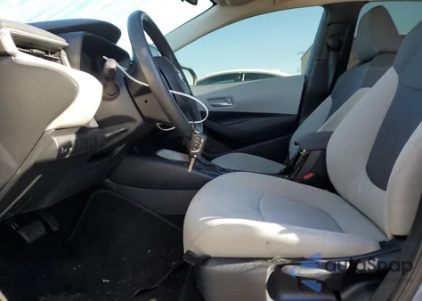 2021 Toyota Corolla Le z USA, uszkodzony, nr VIN 5YFEPMAE4MP241932